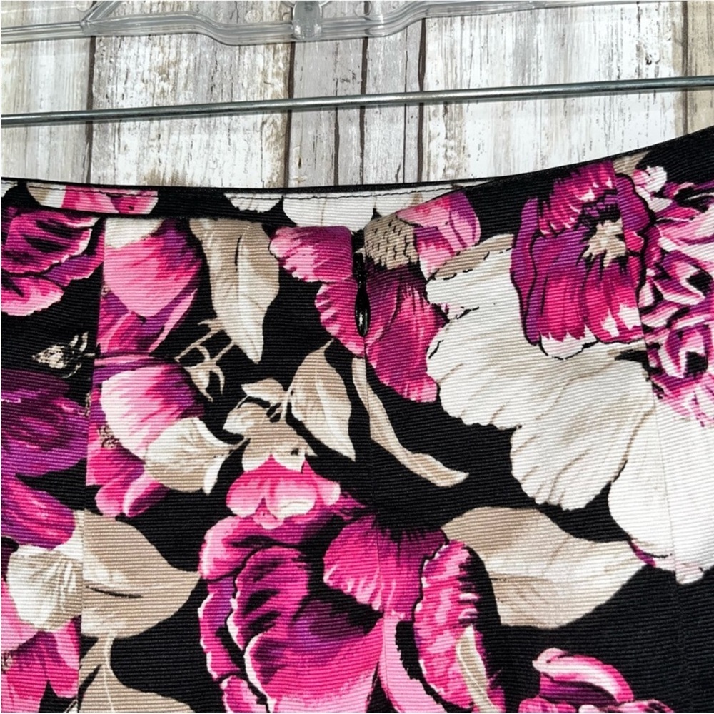 White House Black Market Black & Pink Floral Pencil Skirt - Picture 5 of 6
